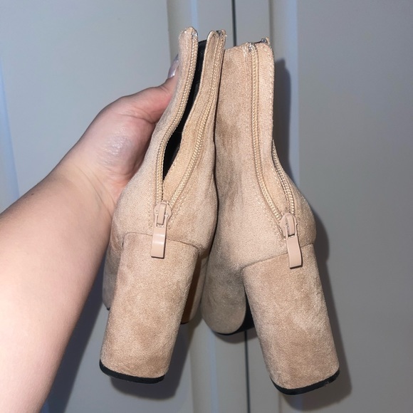 Suede like booties on thick heel - Picture 5 of 6